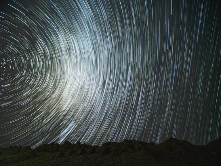 Проекторы звездного неба для создания романтической атмосферы в спальне